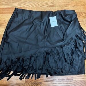 Forever 21 Plus Faux Leather Skirt • Black High-Waist • Curve Flattering